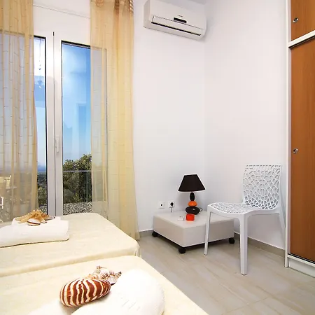 Iperion G2-2 Apartment *